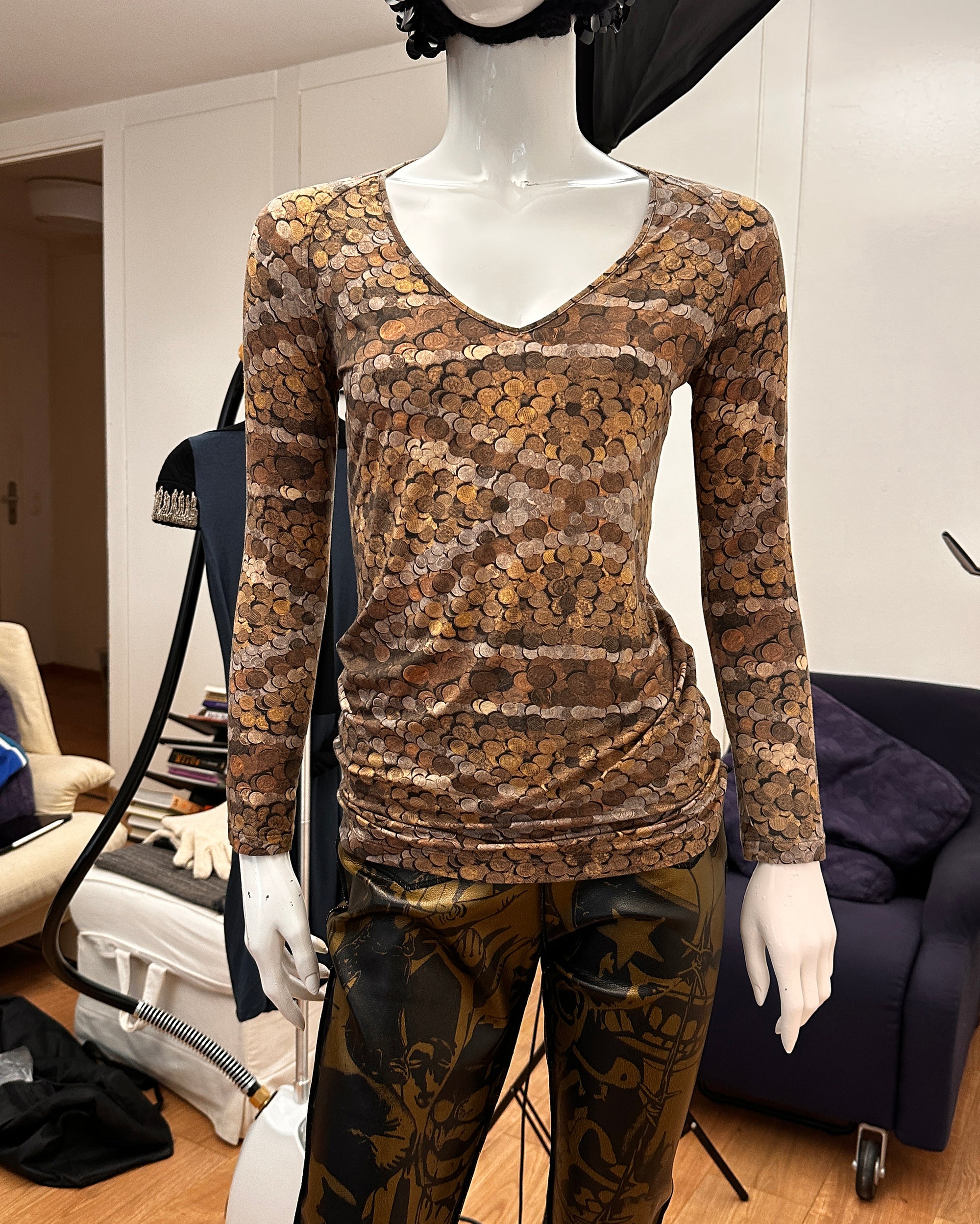 Golden Coin Illusion Top M