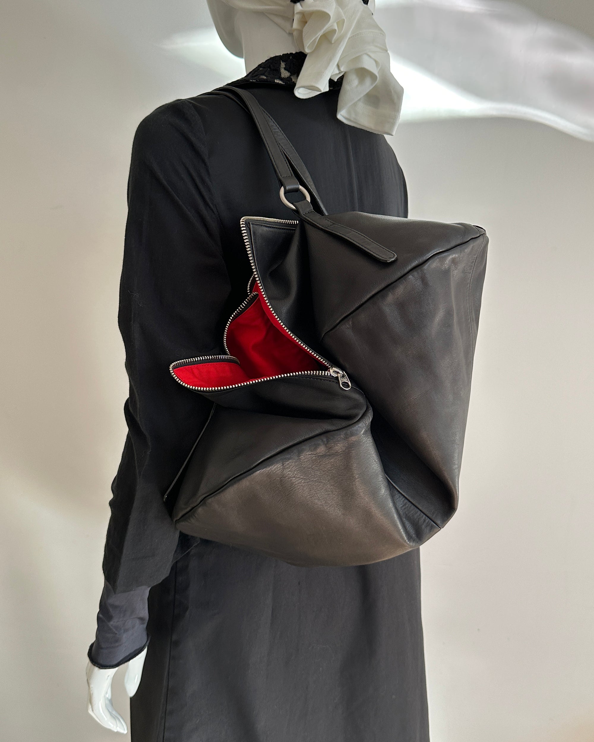 KAWA KAWA Quadrant Zip Leather Bag