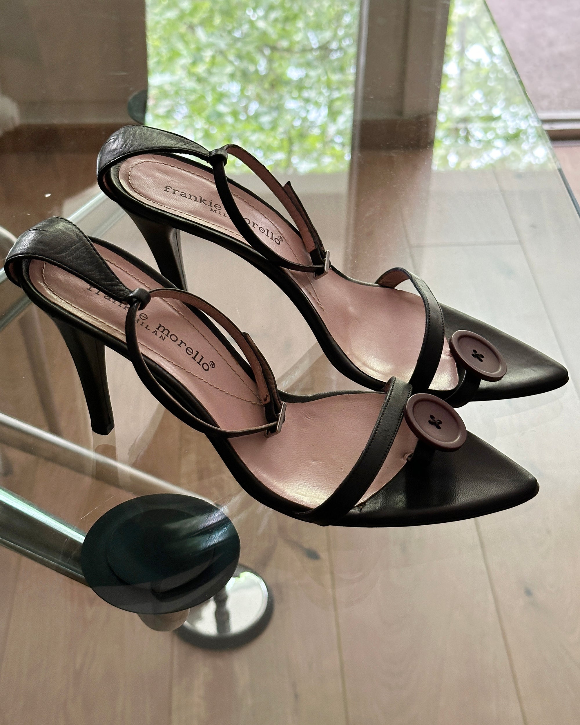 Button Sandals 41