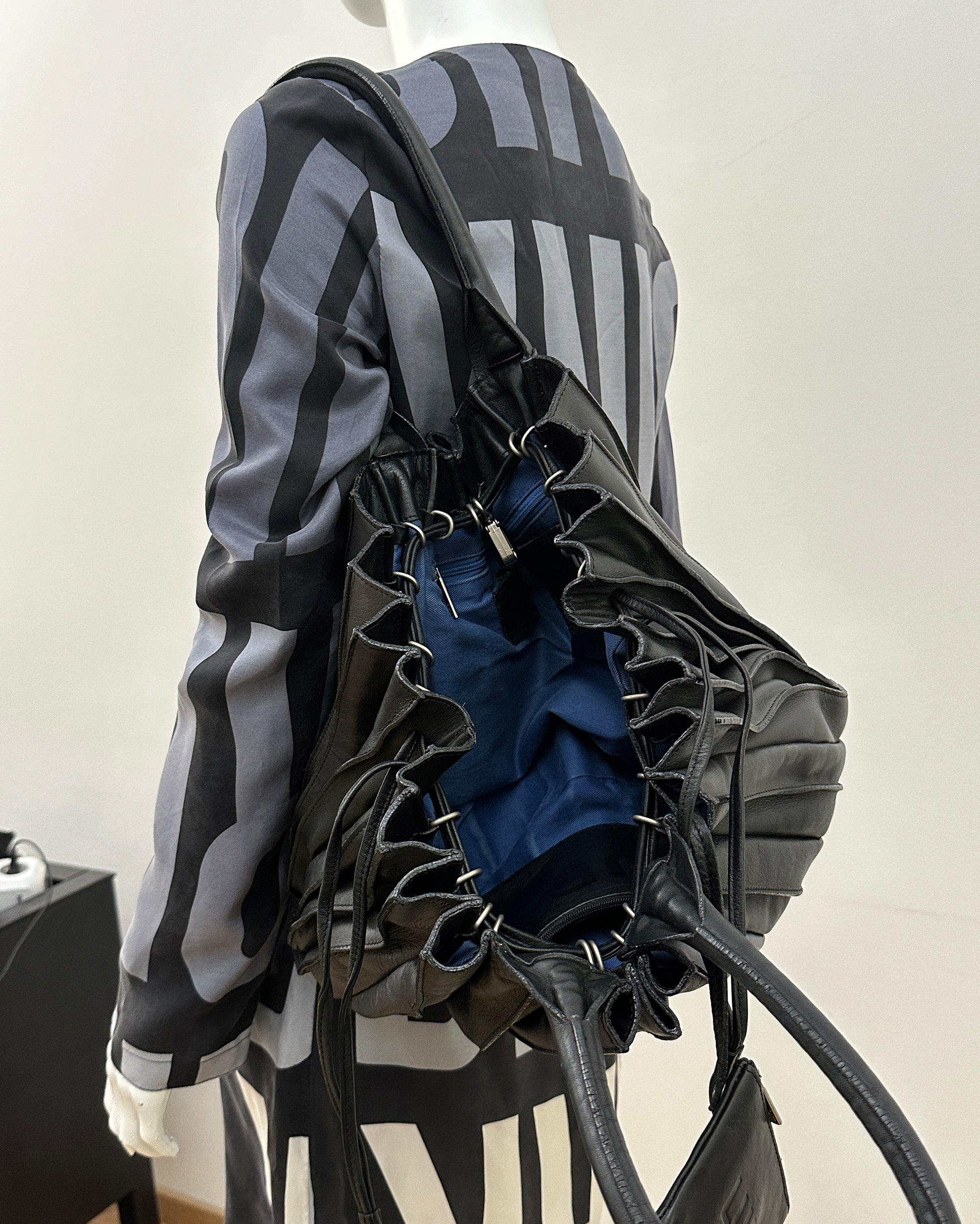 LUPO Shoulder Bag