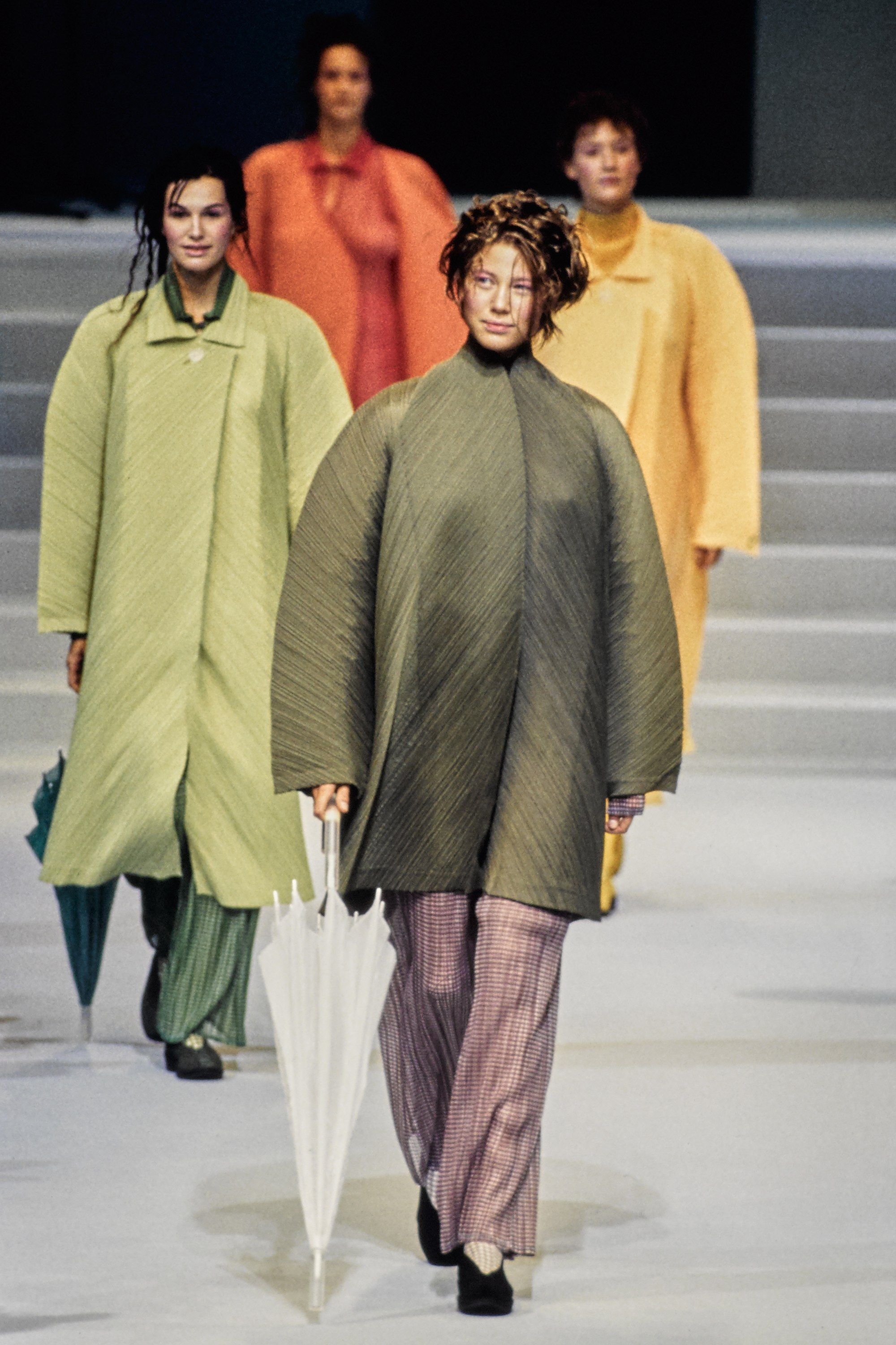 ISSEY MIYAKE FÈTE Pleated Top S