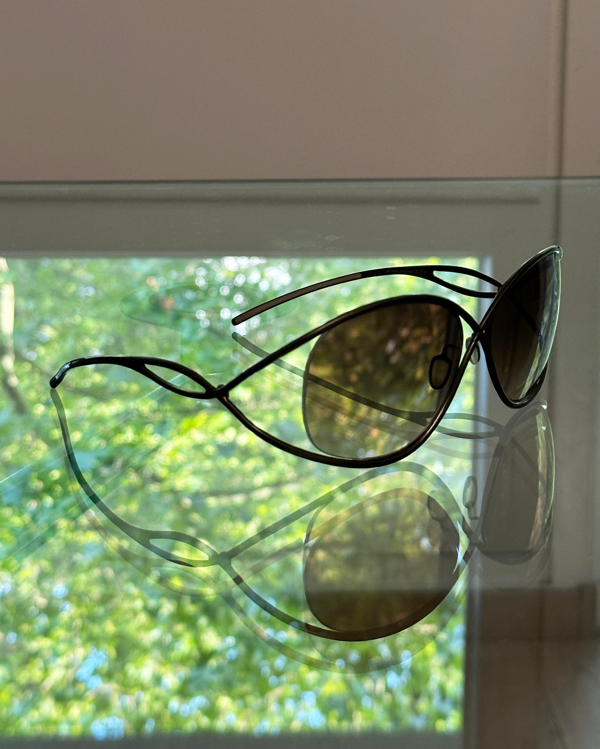 CHRISTIAN ROTH Infinity Frame Sunglasses